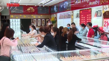 [Video] Giá vàng trong nước tiếp tục tăng mạnh lên 128,2 triệu đồng mỗi lượng