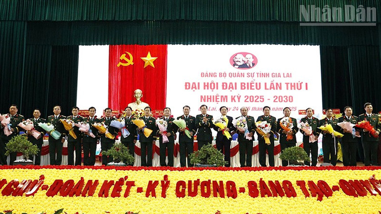 Ban Chấp hành Đảng bộ Quân sự tỉnh Gia Lai lần thứ I, nhiệm kỳ 2025-2030 ra mắt đại hội. ndo_tr_a3.jpg