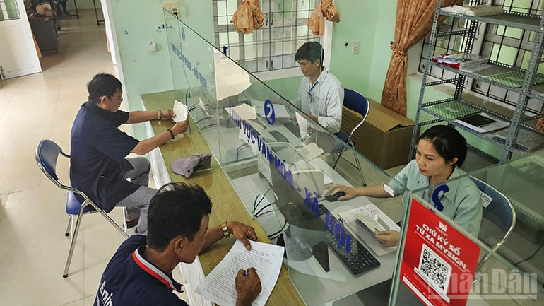 Cải cách thủ tục hành chính tại Gia Lai nhằm rút ngắn thời gian xử lý hồ sơ cho người dân và doanh nghiệp. ndo_br_a5.jpg