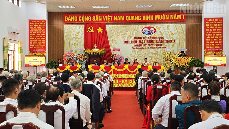 Quang cảnh Đại hội đại biểu Đảng bộ xã Vạn Đức lần thứ I, nhiệm kỳ 2025-2030. ndo_tr_a3.jpg