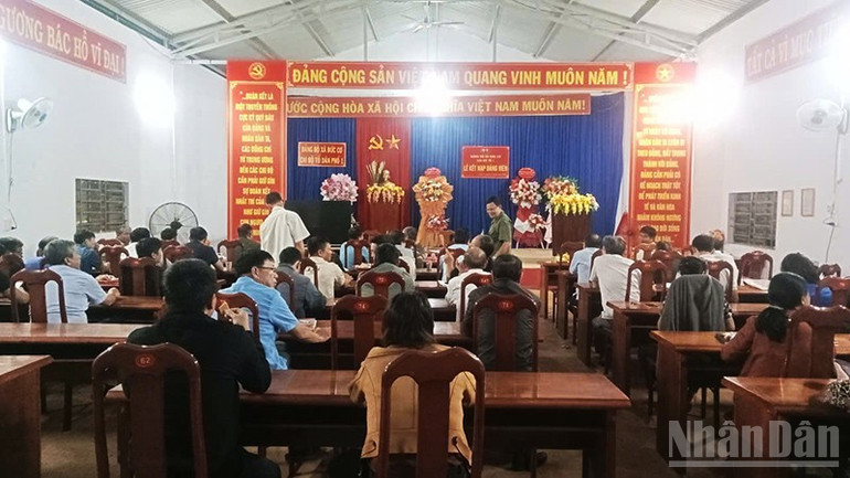 Chuẩn bị công tác kết nạp đảng viên mới tại Đức Cơ. ndo_br_a3.jpg