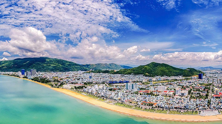 Một góc phường Quy Nhơn Nam nhìn từ biển. a3-9908.jpg
