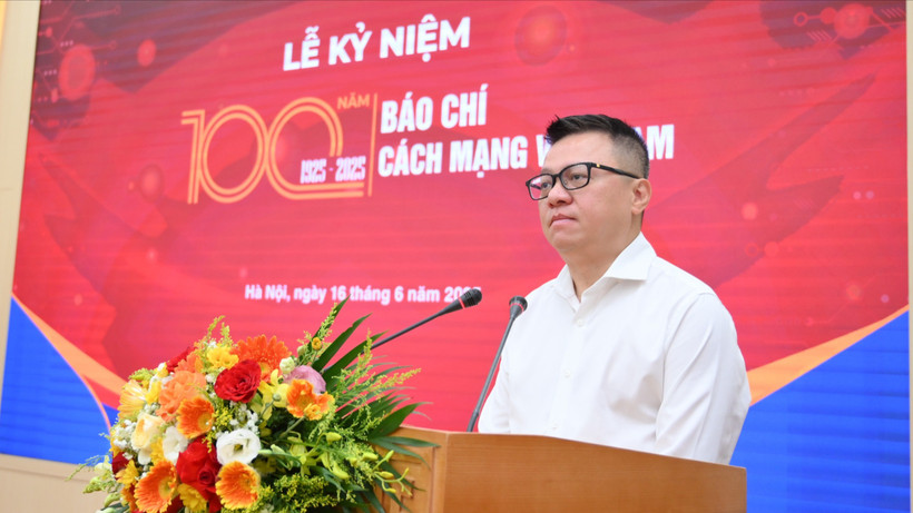 Đồng chí Lê Quốc Minh, Ủy viên Trung ương Đảng, Tổng Biên tập Báo Nhân Dân, Phó Trưởng Ban Tuyên giáo và Dân vận Trung ương, Chủ tịch Hội Nhà báo Việt Nam phát biểu tại lễ kỷ niệm.