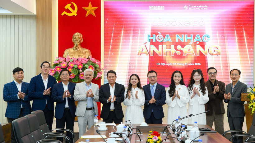 Các đại biểu tại lễ công bố chương trình “Hòa Nhạc Ánh Sáng - Chào năm mới 2026”.