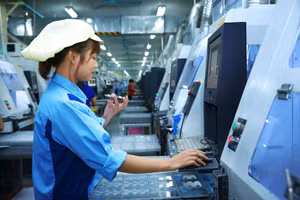 Nhu cầu nhập nguyên liệu, thiết bị tăng mạnh phục vụ sản xuất và xuất khẩu là minh chứng rõ nét về niềm tin của cộng đồng doanh nghiệp đối với một nền sản xuất bền vững.