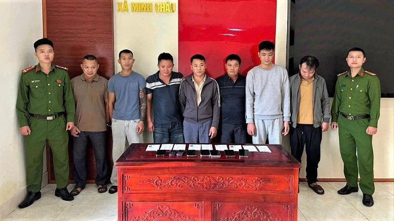 Các đối tượng bị lực lượng chức năng bắt giữ. (Ảnh: CÔNG AN NGHỆ AN)