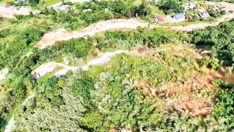 Cung sạt trượt lớn phía trên thôn Khuổi Luông, xã Ba Bể, tỉnh Thái Nguyên.