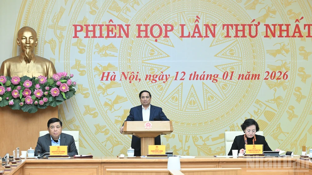Thủ tướng Phạm Minh Chính phát biểu chỉ đạo tại phiên họp.
