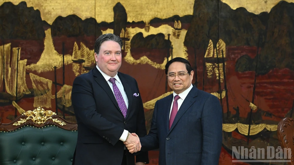 Thủ tướng Phạm Minh Chính và Đại sứ Hoa Kỳ Marc Knapper.