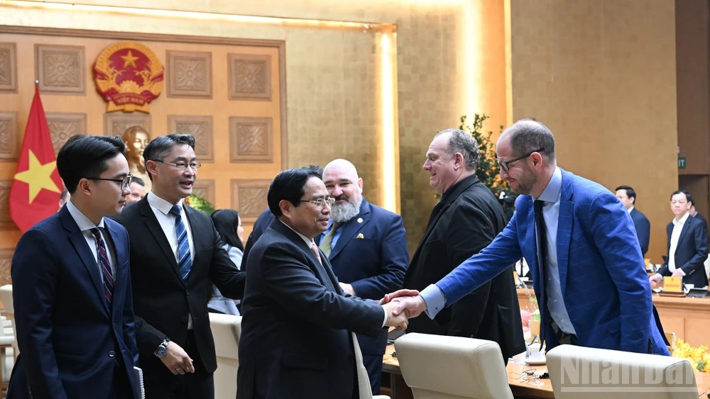 Thủ tướng Phạm Minh Chính với các doanh nghiệp Thụy Sĩ.