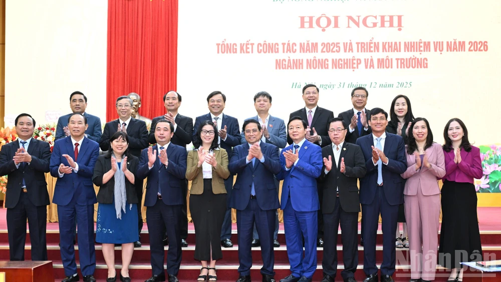 Thủ tướng Phạm Minh Chính và các đại biểu tham dự hội nghị.