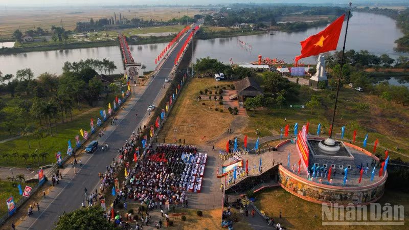 Khu di tích quốc gia đặc biệt Đôi bờ Hiền Lương-Bến Hải.