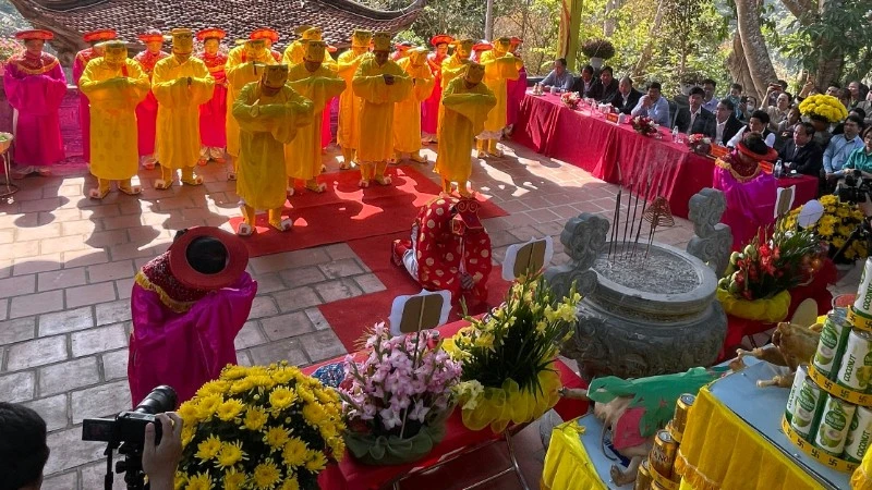 Hằng năm, vào ngày 11 và 12 tháng Giêng Âm lịch, Lai Châu tổ chức Lễ hội Đền thờ Vua Lê Thái Tổ nơi có Bảo vật Quốc gia Bia Lê Lợi.