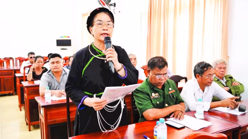 Người có uy tín trong cộng đồng đóng góp ý kiến tại buổi gặp mặt với lãnh đạo tỉnh Đồng Nai.