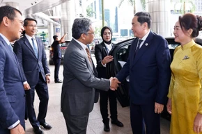 Chủ tịch Quốc hội Trần Thanh Mẫn và Phu nhân thăm và làm việc với Tập đoàn Petronas. (Ảnh: Doãn Tấn/TTXVN)