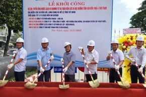 Lãnh đạo Biwase-Long An và chính quyền địa phương động thổ khởi công.