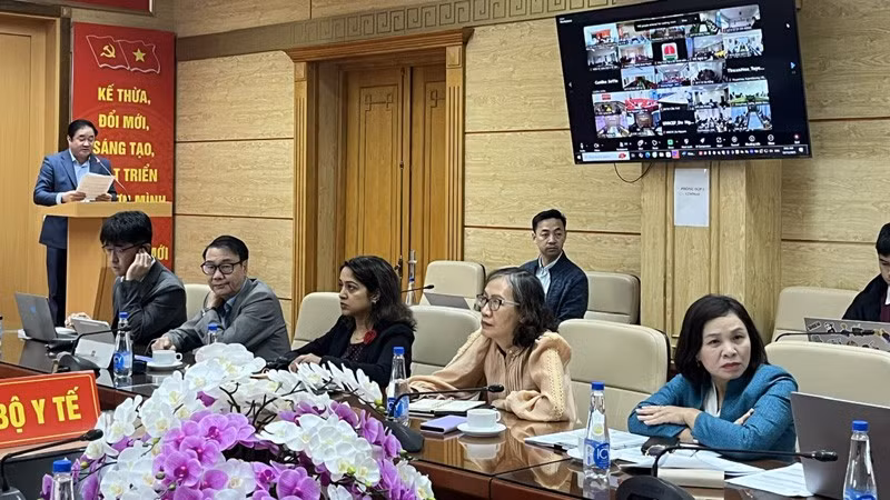Các đại biểu dự hội nghị ở điểm cầu Bộ Y tế.