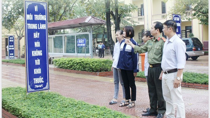 Tuyên truyền phòng, chống tác hại của thuốc lá tại các địa điểm công cộng.