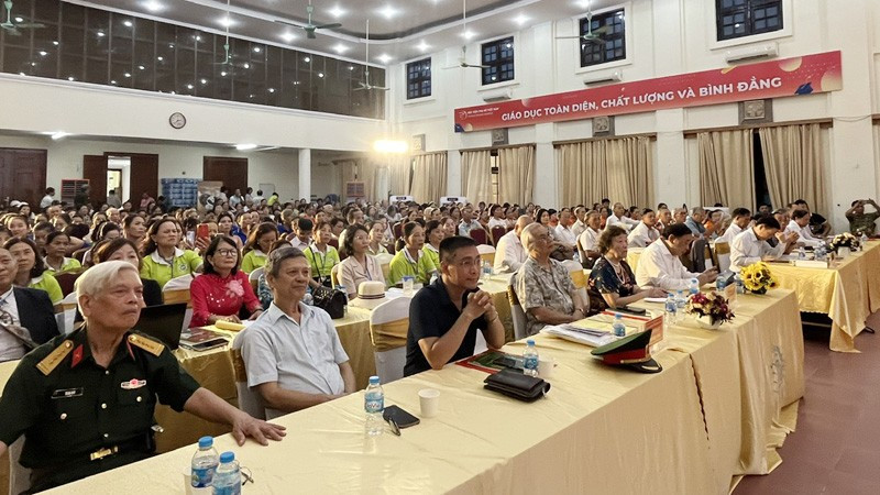 Các đại biểu tham dự hội thảo.