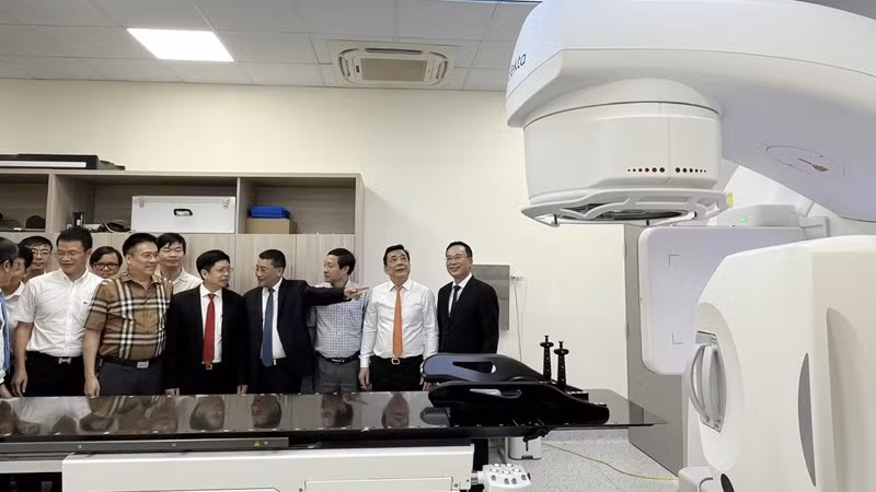 Các đại biểu thăm quan Hệ thống xạ trị gia tốc và CT mô phỏng 4D tại cơ sở Tam Hiệp, Bệnh viện K.