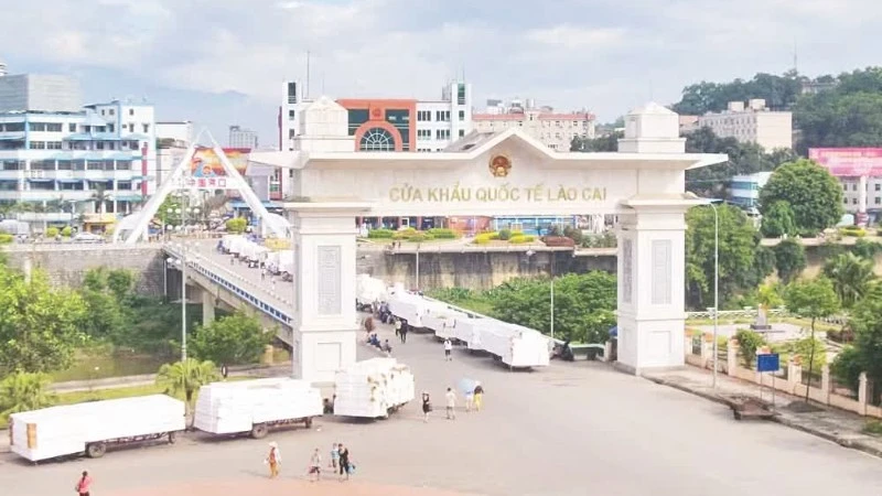 Cao Bằng và Lào Cai đẩy mạnh phát triển kinh tế cửa khẩu hiện đại với công nghệ số