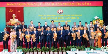 Ban Chấp hành Đảng bộ PVEP khóa IV, nhiệm kỳ 2025-2030 ra mắt đại hội.