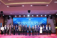 Phó Thủ tướng Nguyễn Chí Dũng chụp ảnh lưu niệm cùng các đại biểu.