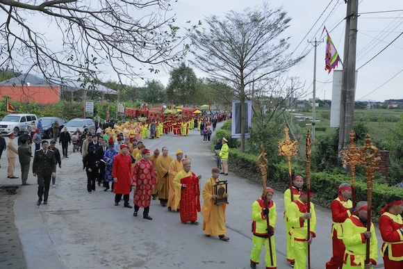Lễ rước nước tại Lễ hội Thái miếu nhà Trần, Đông Triều.