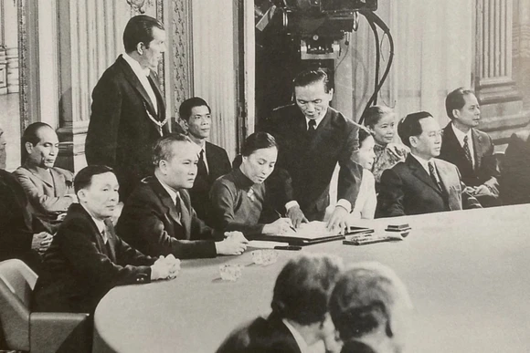 Đảng lãnh đạo đấu tranh tại Hội nghị Paris