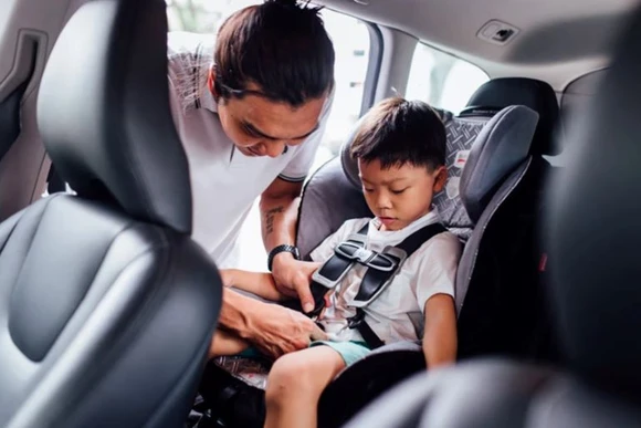 Các chuyên gia về an toàn giao thông đều thống nhất kiến nghị, cần sớm luật hóa những quy định thiết thực về thiết bị an toàn, vị trí an toàn cho trẻ em trên xe ô-tô khi tham gia giao thông.