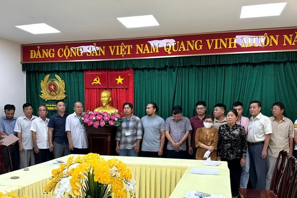  Các đối tượng liên quan đến vụ án bị khởi tố.