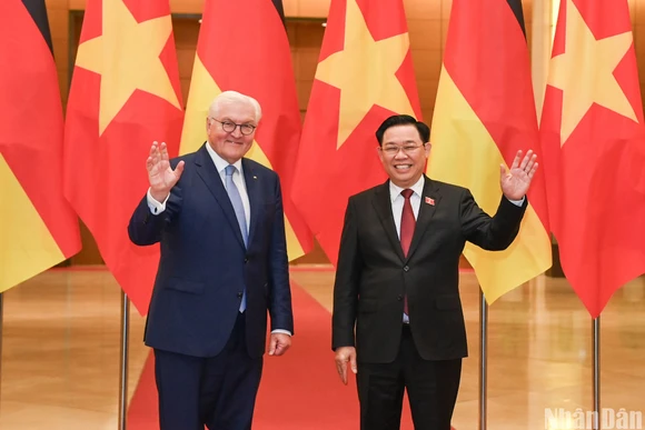 [Ảnh] Chủ tịch Quốc hội Vương Đình Huệ hội kiến Tổng thống Cộng hòa Liên bang Đức Frank-Walter Steinmeier 