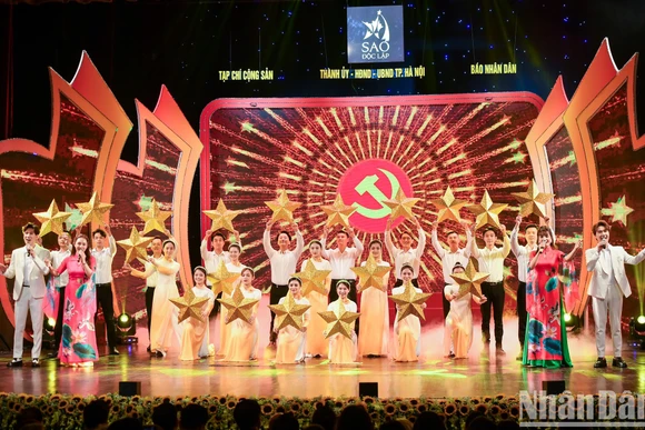 Chương trình nghệ thuật “Sao Độc lập” 2023 nhân kỷ niệm 78 năm Cách mạng Tháng Tám (19/8/1945-19/8/2023) và Quốc khánh 2/9. Ảnh: Thành Đạt