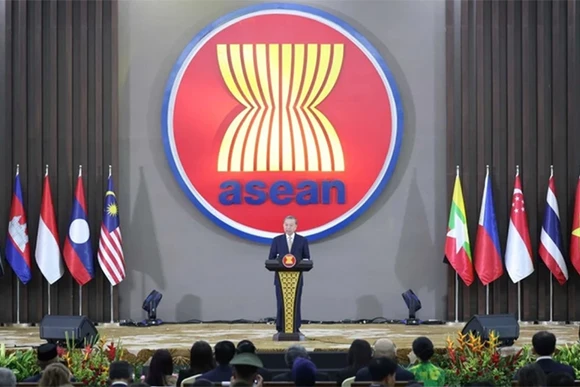 Tổng Bí thư Tô Lâm phát biểu chính sách tại lễ kỷ niệm 30 năm Việt Nam gia nhập ASEAN. (Ảnh THỐNG NHẤT/TTXVN)