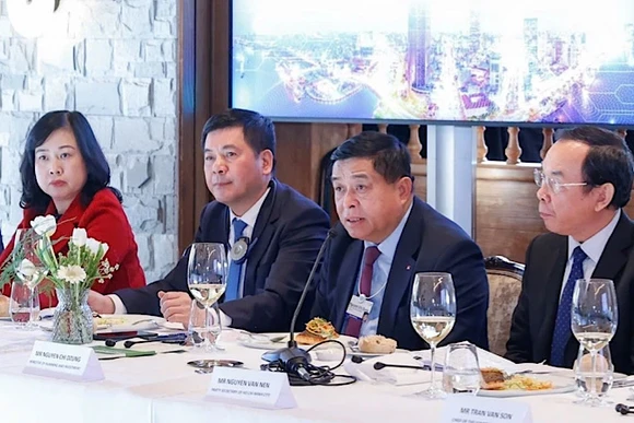 Bộ trưởng Kế hoạch và Đầu tư Nguyễn Chí Dũng phát biểu. (Ảnh: Dương Giang/TTXVN)