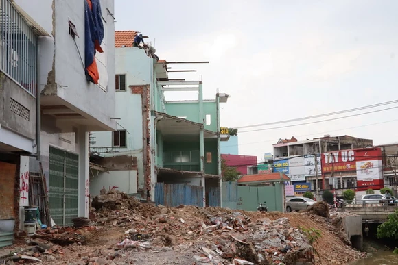 Giải phóng mặt bằng thực hiện một dự án sử dụng vốn đầu tư công ở thành phố Biên Hòa.