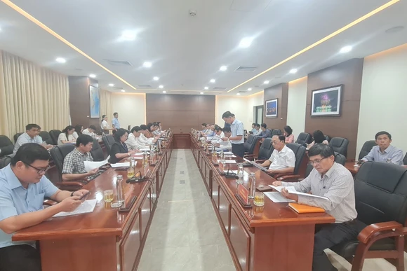 Thường trực HĐND thành phố tổ chức Hội nghị bàn giải pháp tháo gỡ khó khăn, thúc đẩy sản xuất kinh doanh.