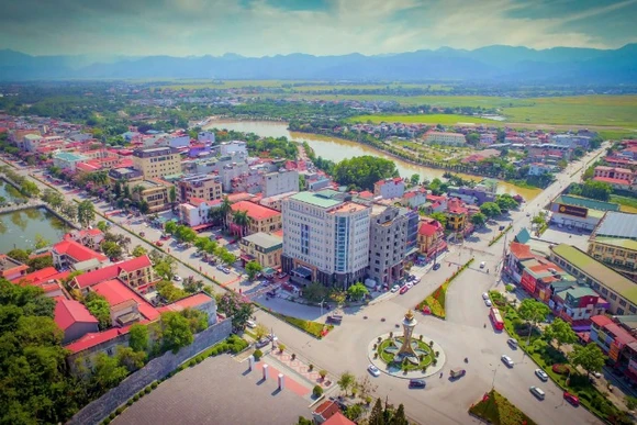 Một góc trung tâm thành phố Điện Biên Phủ hôm nay. (Ảnh: LÊ LAN)