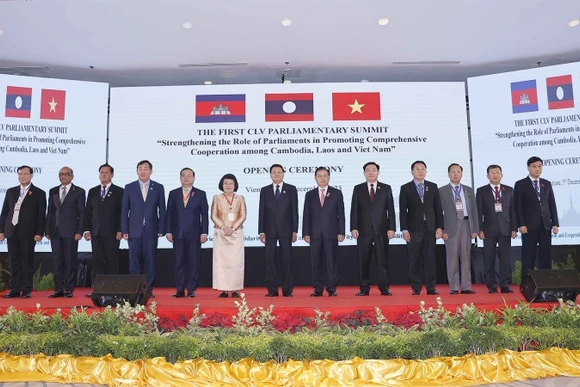 Các đại biểu tham dự Hội nghị cấp cao Quốc hội ba nước Campuchia-Lào-Việt Nam. (Ảnh: Doãn Tấn/TTXVN)