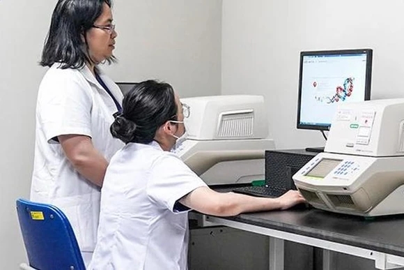 Xét nghiệm tìm virus Adeno.