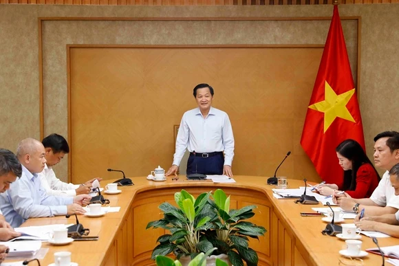 Phó Thủ tướng Lê Minh Khái phát biểu ý kiến tại cuộc họp. (Ảnh: VGP)