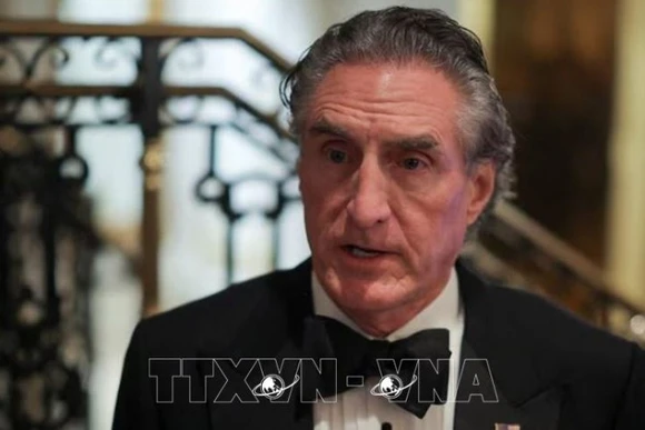 Ông Doug Burgum trong cuộc họp báo tại Palm Beach, Florida, ngày 14/11/2024. (Ảnh: REUTERS/TTXVN)
