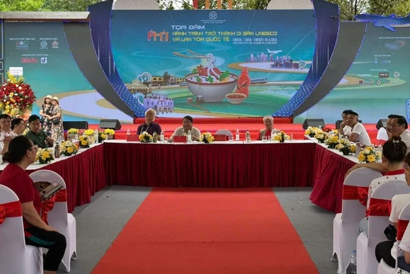 Tọa đàm về hành trình của phở Việt thu hút đông đảo chuyên gia và du khách.