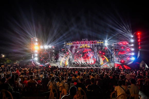 [Ảnh] Chương trình nghệ thuật "Tây Ninh - Khúc hát tự hào"