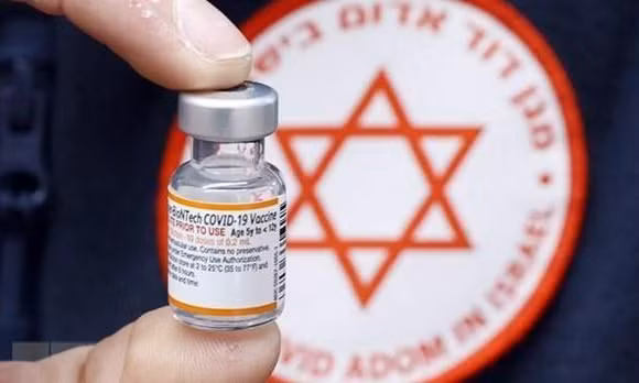 Vaccine phòng Covid-19 cho trẻ em của hãng dược Pfizer-BioNtech. (Ảnh: AFP/TTXVN)