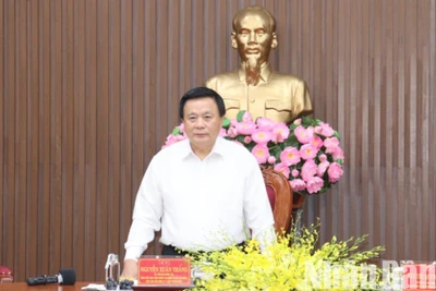 Đồng chí Nguyễn Xuân Thắng phát biểu kết luận hội nghị.