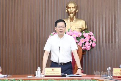 Chủ tịch Ủy ban nhân dân tỉnh Quảng Ngãi Nguyễn Hoàng Giang phát biểu kết luận tại phiên họp.