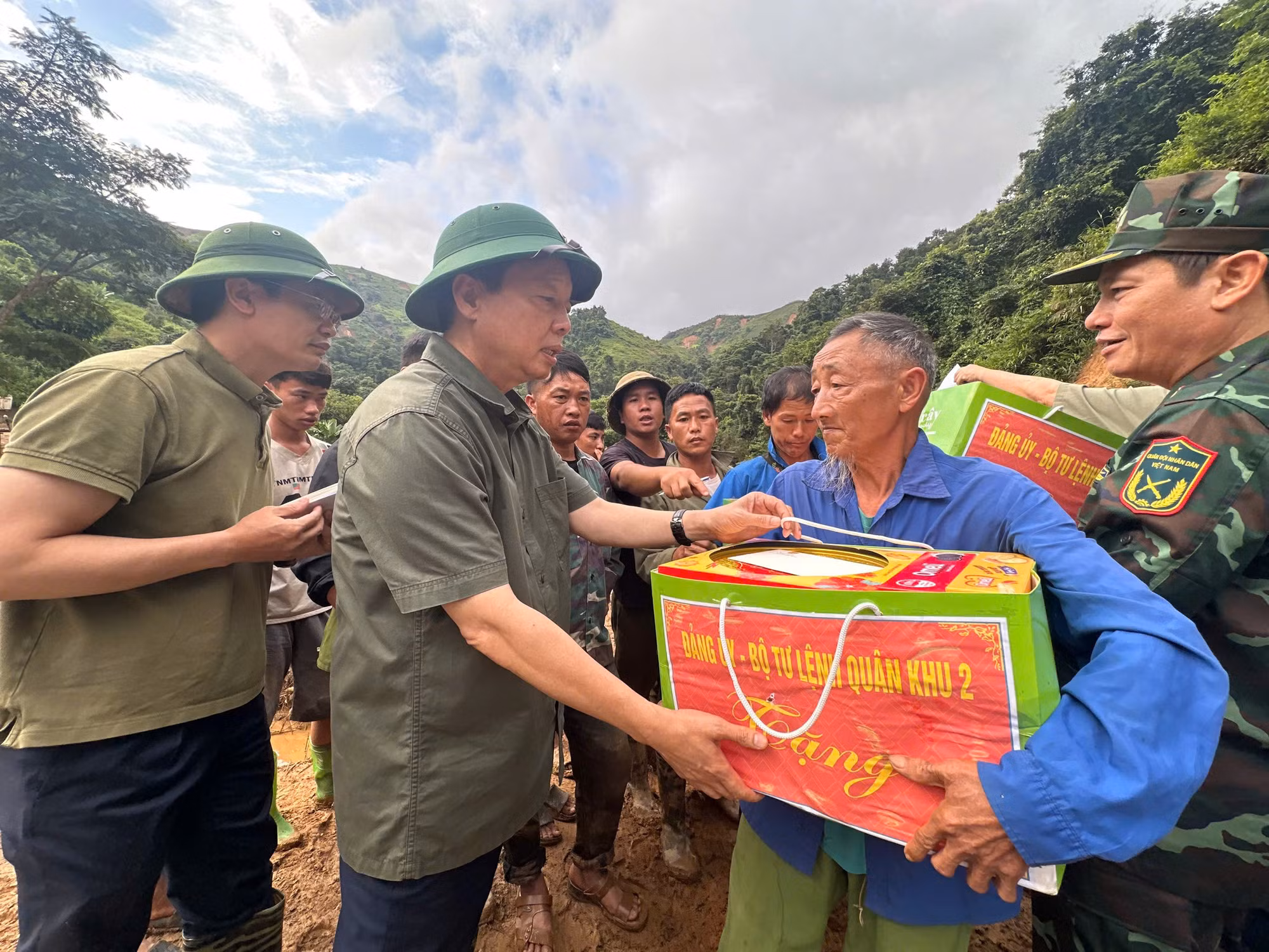 [Ảnh] Phó Thủ tướng Trần Hồng Hà trực tiếp chỉ đạo cứu trợ, khắc phục hậu quả lũ quét tại Điện Biên