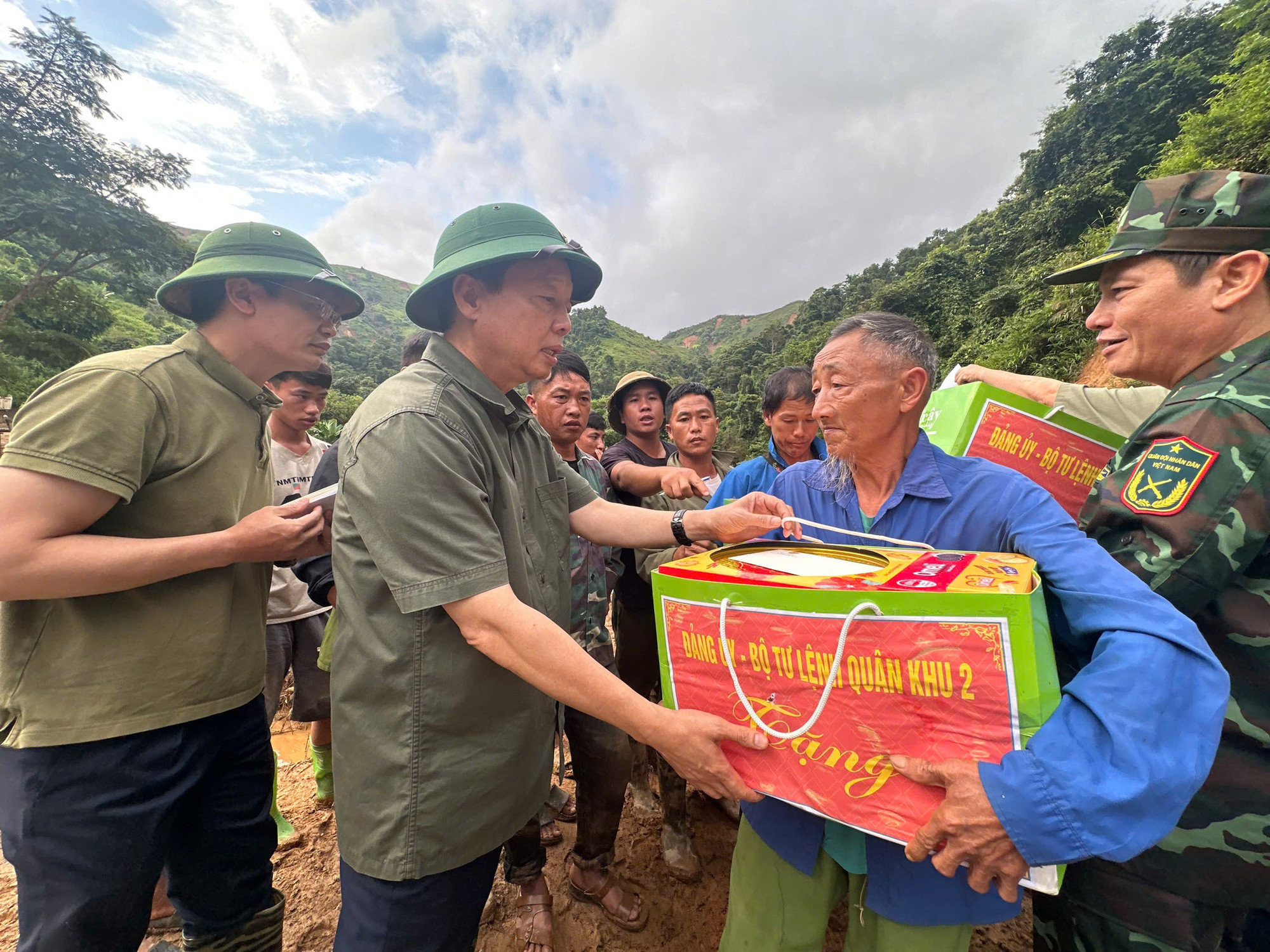 [Ảnh] Phó Thủ tướng Trần Hồng Hà trực tiếp chỉ đạo cứu trợ, khắc phục hậu quả lũ quét tại Điện Biên