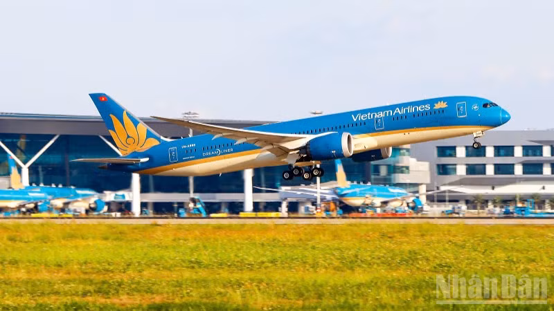 Vietnam Airlines là hãng hàng không duy nhất của Việt Nam lọt trong Top 10 thương hiệu mạnh nhất Việt Nam năm 2026.